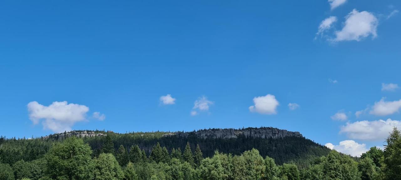 Zajazd Karlow Restauracja & Pokoje Goscinne Exteriör bild